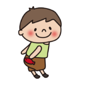 お尻に魚がついている子供（男の子）