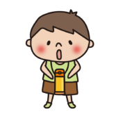 水筒を首から下げる子供（男の子）