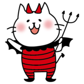 ハロウィンで悪魔の仮装をする白い猫