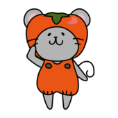 柿のかぶり物をしているネズミ