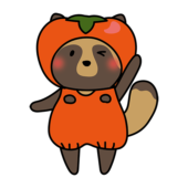 柿のかぶり物をしているタヌキ