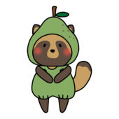 洋ナシのかぶり物をしているタヌキ