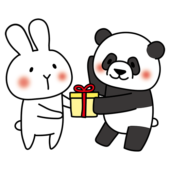 白いうさぎにプレゼントを渡すパンダ
