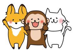 写真撮影でポーズをとるキツネと猿と白い猫