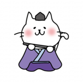 白い猫の雛人形の五人囃子（笛）