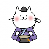 白い猫の雛人形の五人囃子（太鼓）