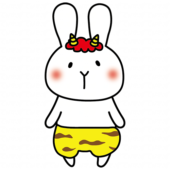 赤鬼の格好をした白いうさぎ
