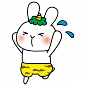 逃げる青鬼の格好をした白いうさぎ