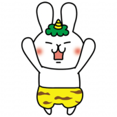 ガォーと脅かしている青鬼の格好をした白いうさぎ