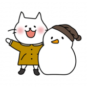 冬服の白い猫と雪だるま