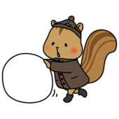 冬服で雪だるまをつくるリス