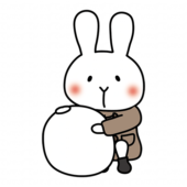 冬服で雪だるまをつくる白いうさぎ