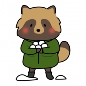 冬服で雪合戦の雪玉をつくるタヌキ