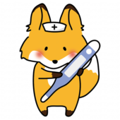 大きな体温計を持っているナースキャップをかぶったキツネ