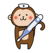 大きな体温計を持っているナースキャップをかぶった猿