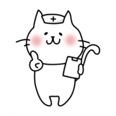 ナースキャップをかぶってアドバイスする白い猫