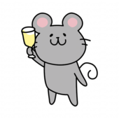 パーティーで乾杯するネズミ