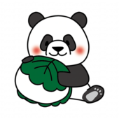 柏餅を持っているパンダ