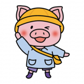 通園帽子と通園バッグをもっているぶた