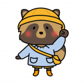 通園帽子と通園バッグを持っているタヌキ