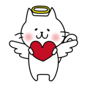 赤いハートを持っている天使の格好をした白い猫