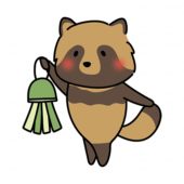 七夕の飾り付けをしているタヌキ