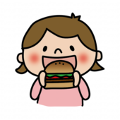 大きな口を開けてハンバーガーを食べている子供（女の子1）