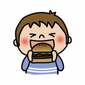 大きな口を開けてハンバーガーを食べている子供（男の子1）