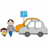 駐車場で手を繋いで歩く娘とパパ