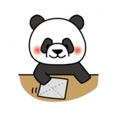 机を拭くお手伝いをするパンダ