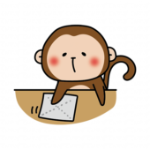 机を拭くお手伝いをする猿