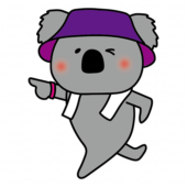 帽子をかぶってフェスを楽しむコアラ