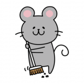 ほうきで掃除のお手伝いをするネズミ