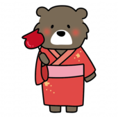 りんご飴を持っている浴衣を着たクマ