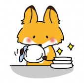 食器を拭くお手伝いをするキツネ