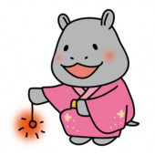 ピンクの浴衣を着て線香花火をするカバ