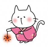 ピンクの浴衣を着て線香花火をする白い猫