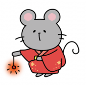 赤い浴衣を着て線香花火をするネズミ