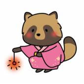 ピンクの浴衣を着て線香花火をするタヌキ