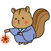 青い浴衣を着て線香花火をするリス