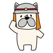 消防士の帽子を被るフレンチブルドッグ