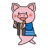 拍子木を持って火の用心の声掛けをしているぶた