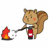 消火器を使って消火の練習をするリス