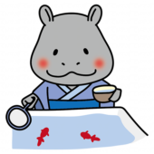 青い浴衣を着て金魚すくいをするカバ