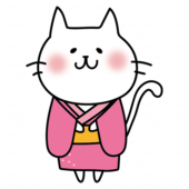 ピンクの浴衣を着ている白い猫