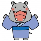 青い浴衣を着て空を見上げるカバ