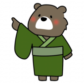 緑の浴衣を着て空を見上げるクマ