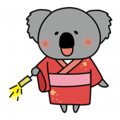 浴衣を着て手持ち花火をするコアラ