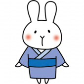 青い浴衣を着ている白いうさぎ