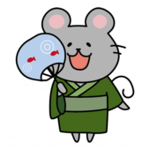 緑の浴衣を着てうちわを持っているネズミ